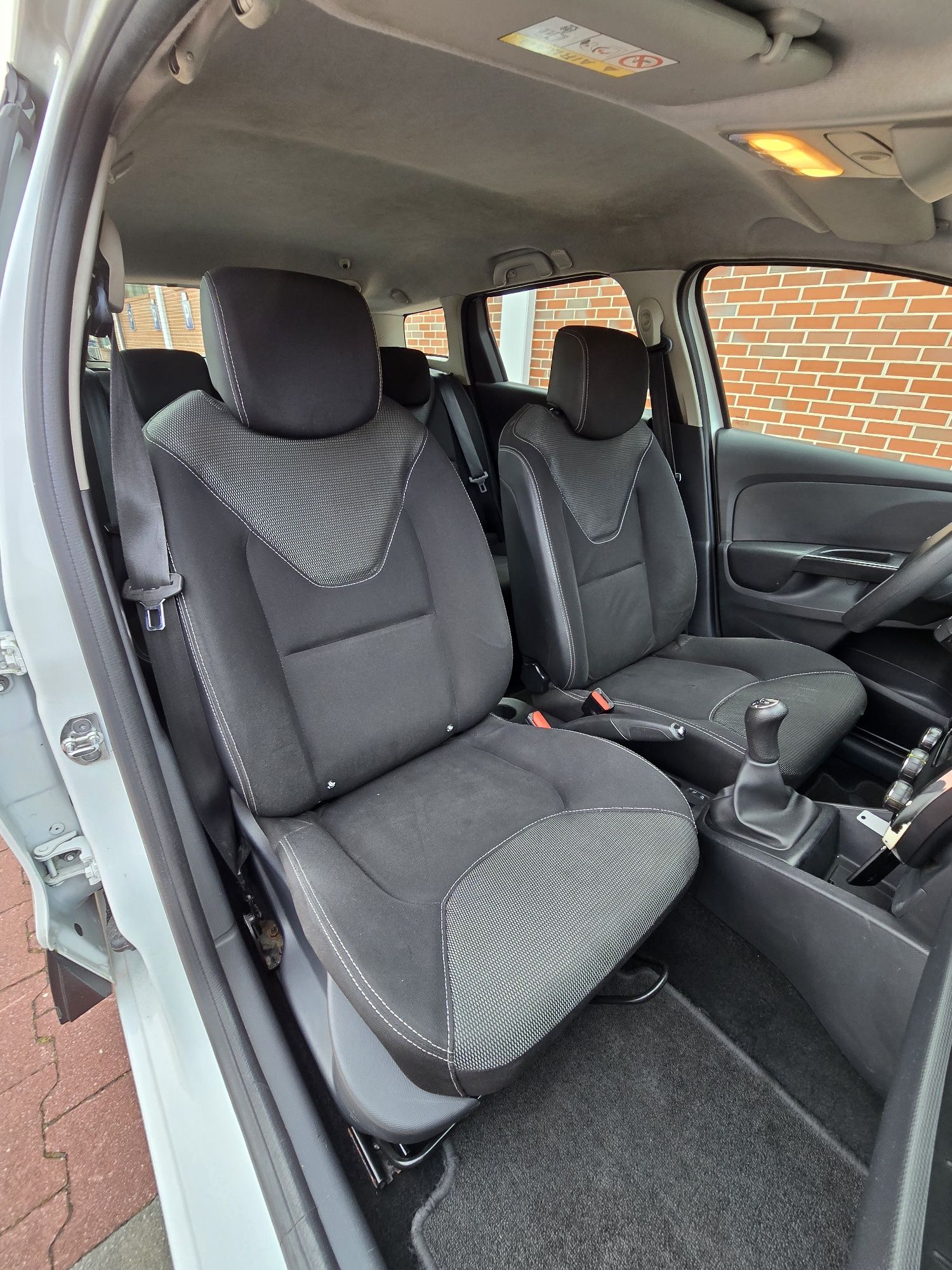 Renault Clio Sport Tourer 1.5 DCI Dynamique S