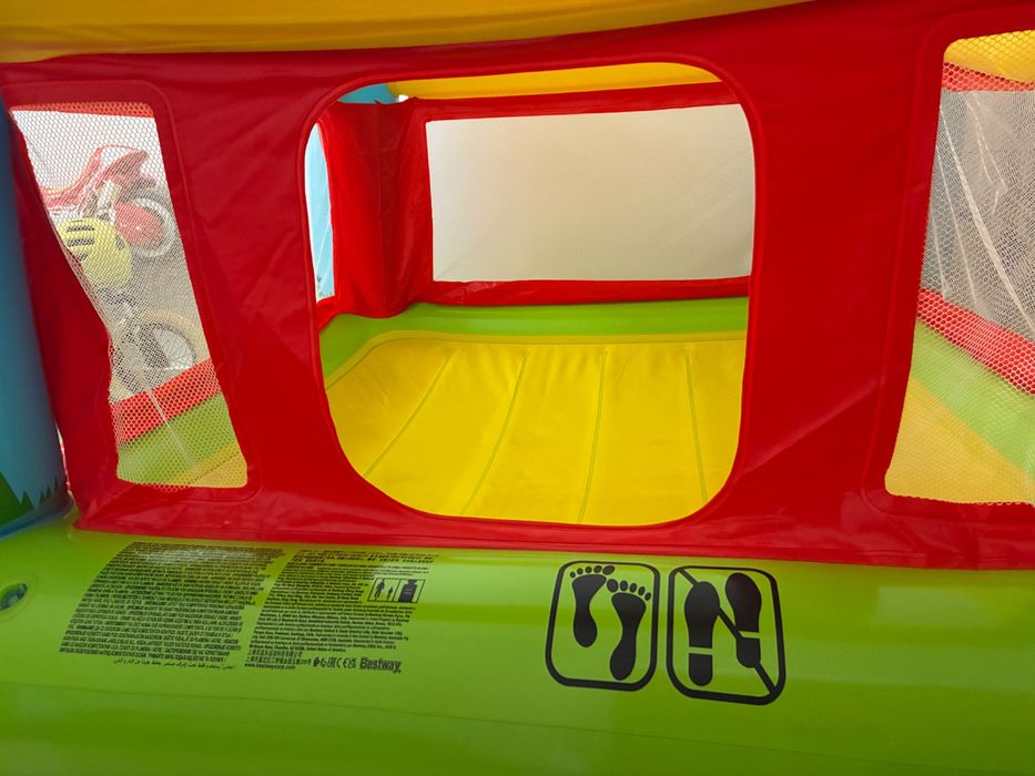 Castelo inflável Fisher Price