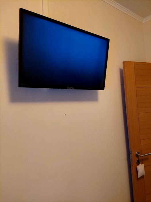 TV com um ano de uso