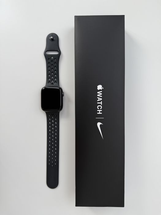 Apple Watch SE 44mm Nike Edition