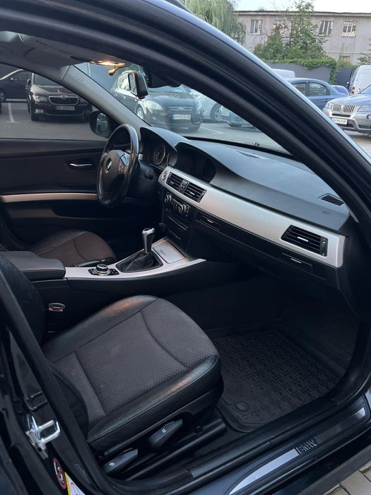 Продам BMW 320i E91 2009 року_у гарній комплектації