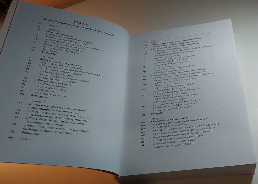 Dinâmicas Demográficas e Envelhecimento da População Portuguesa (2014)