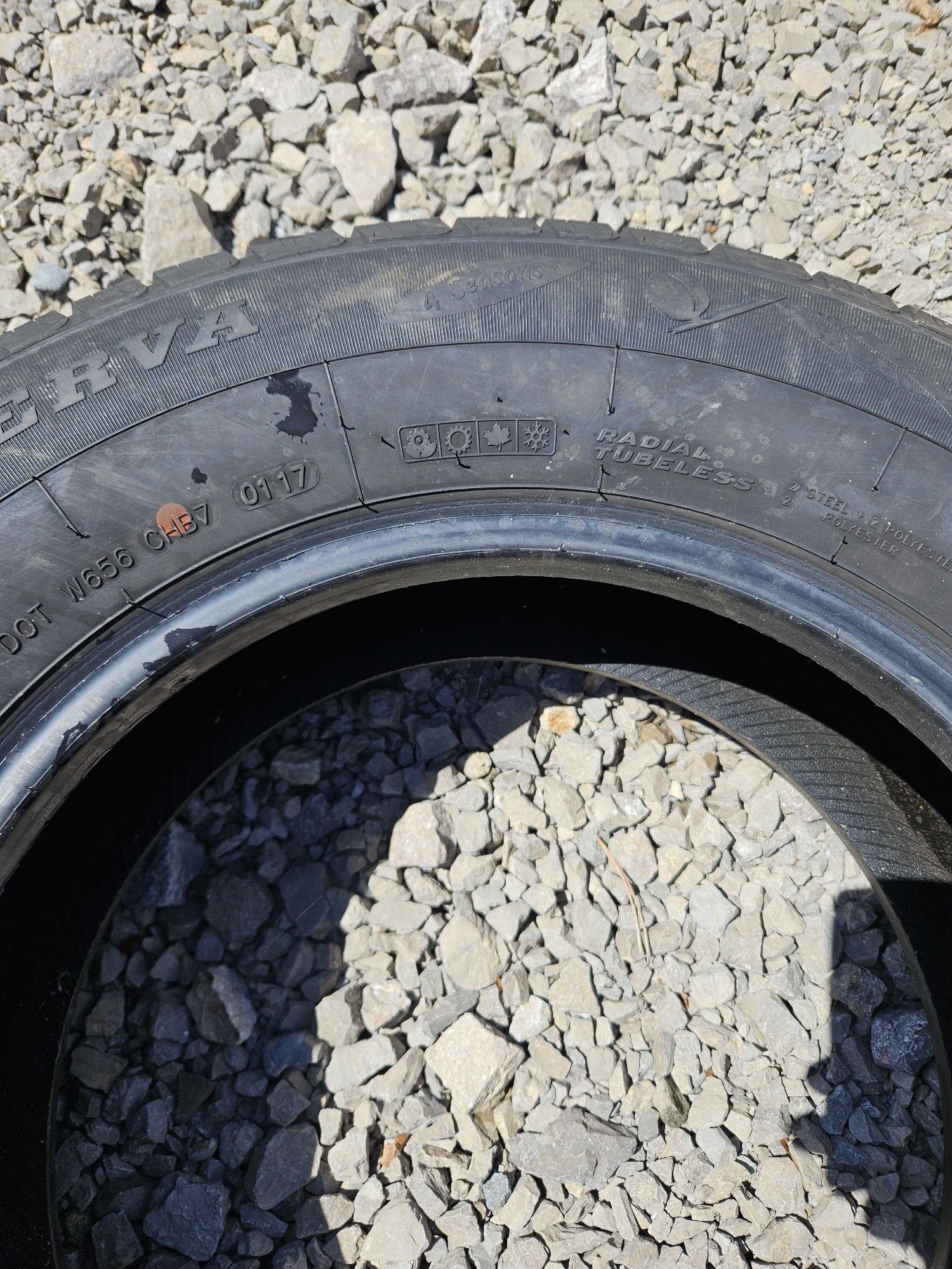 215/70 R15C całoroczne