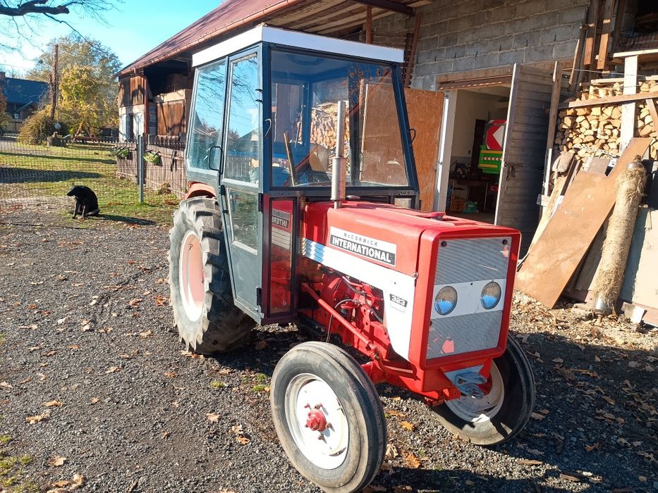 Ciągnik Traktor sadowniczy z kabiną International
