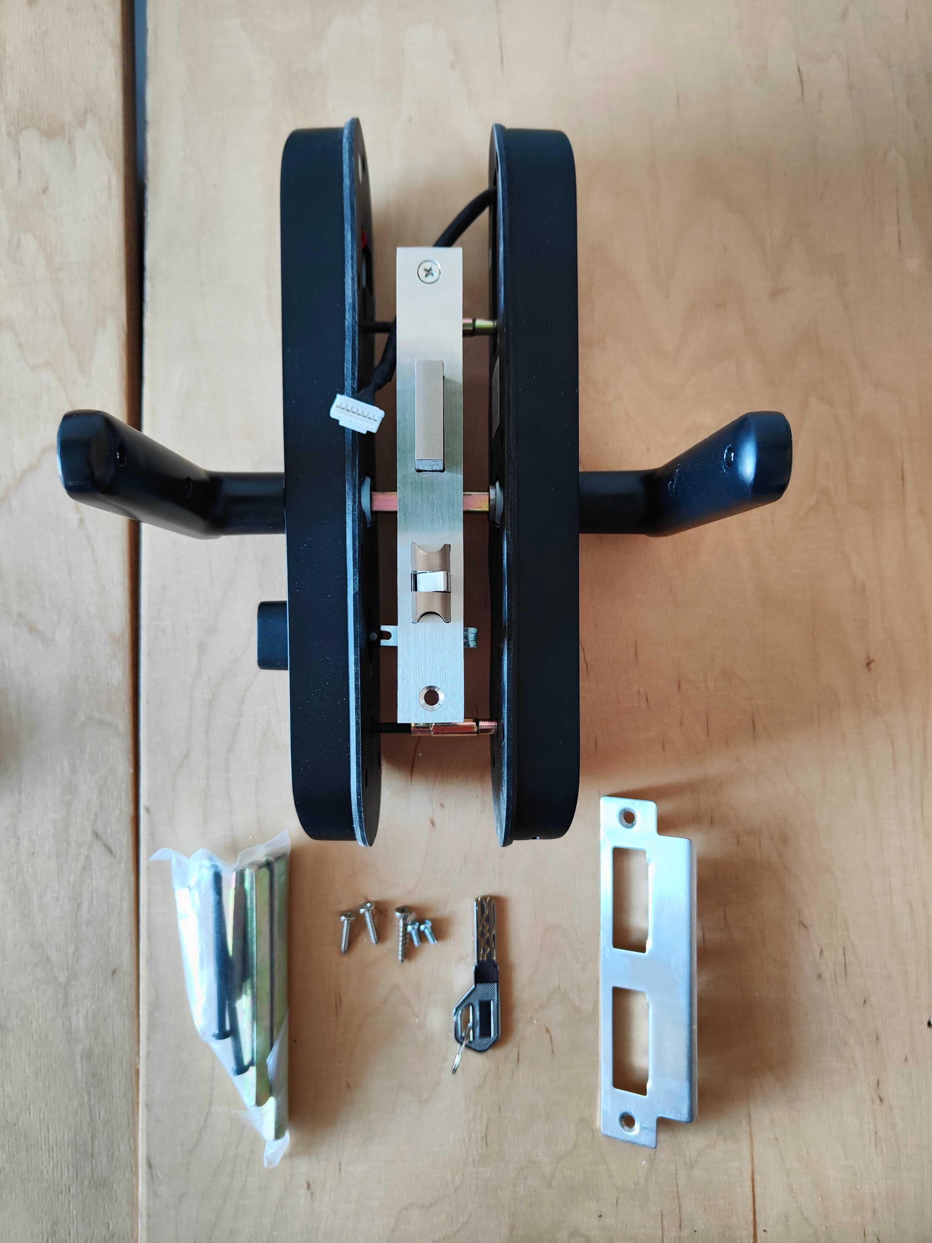 Intelignetna klamka Smartlock Tuya WiFi NFC E202