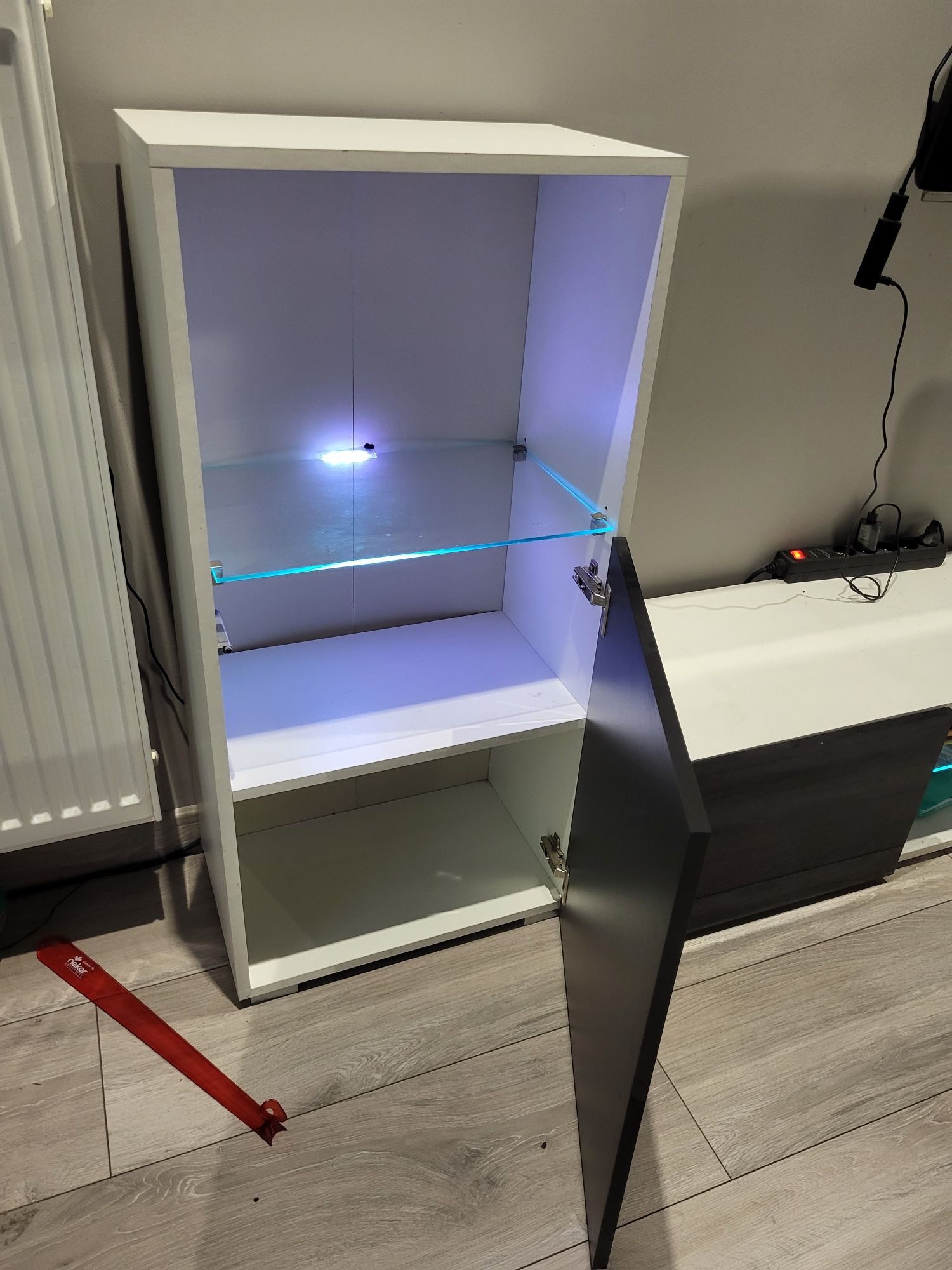 Meblościanka pod telewizor LED