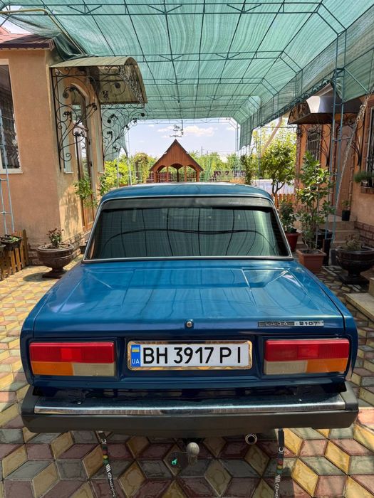 Автомобіль ВАЗ 2107