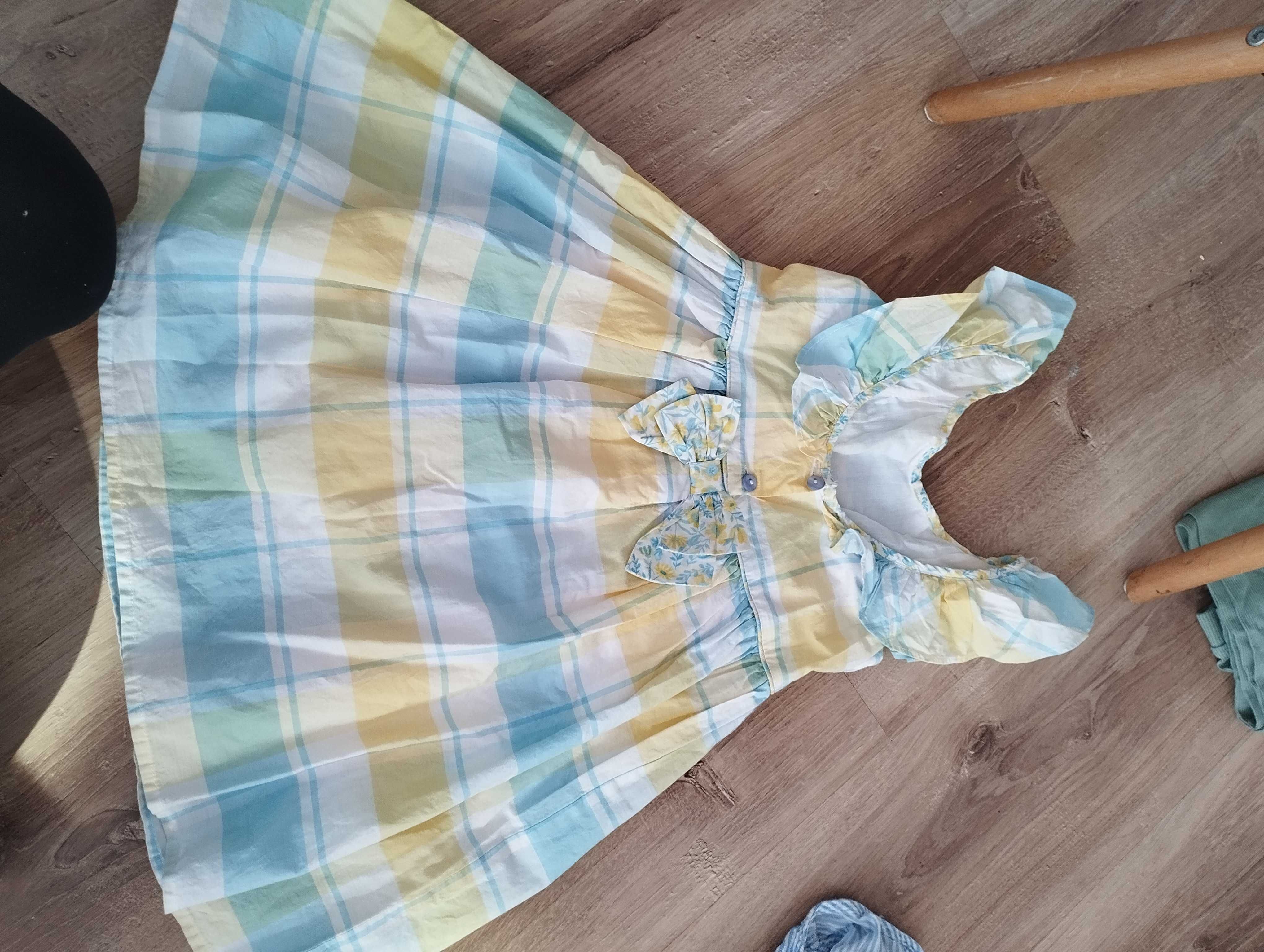 Sukienka 110 tk Maxx kapelusz