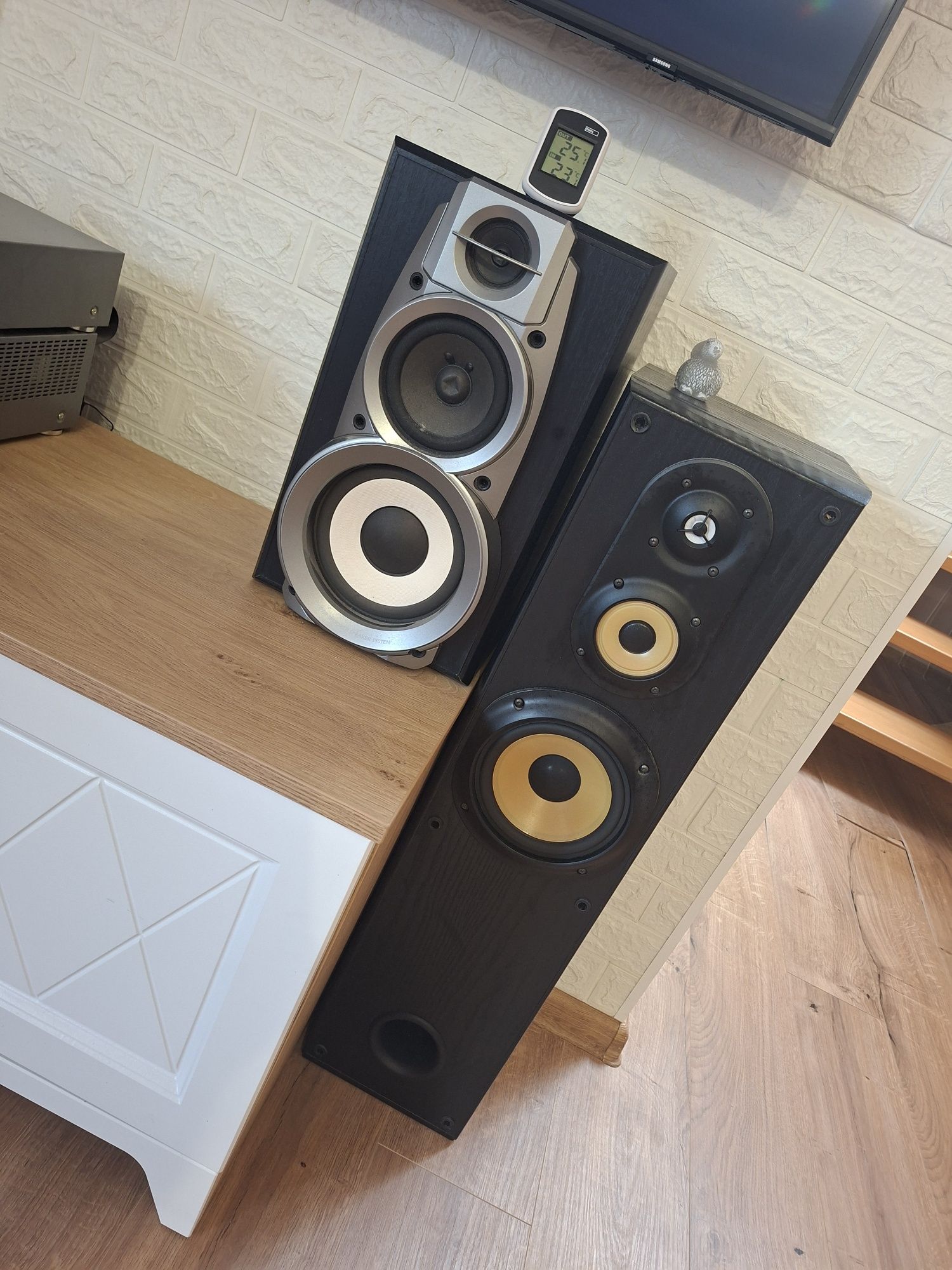 2 kolumny sony + wzmacniacz