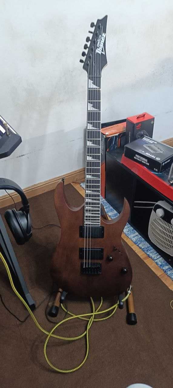 Ibanez GRG121DX em Nogueira com suporte e interface de audio para pc