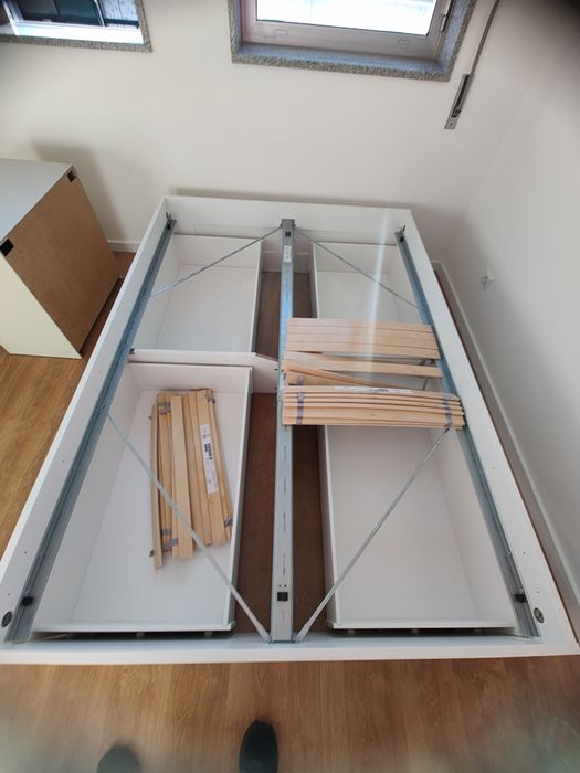 Cama c/arrumação, branca, 140x200 cm