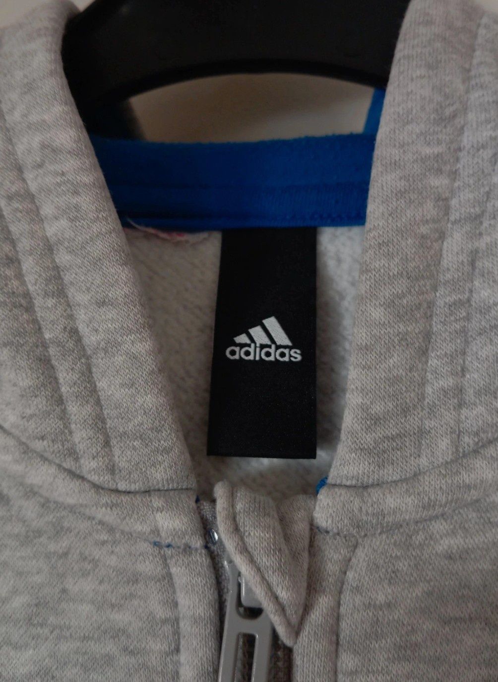 Casaco adidas com fecho