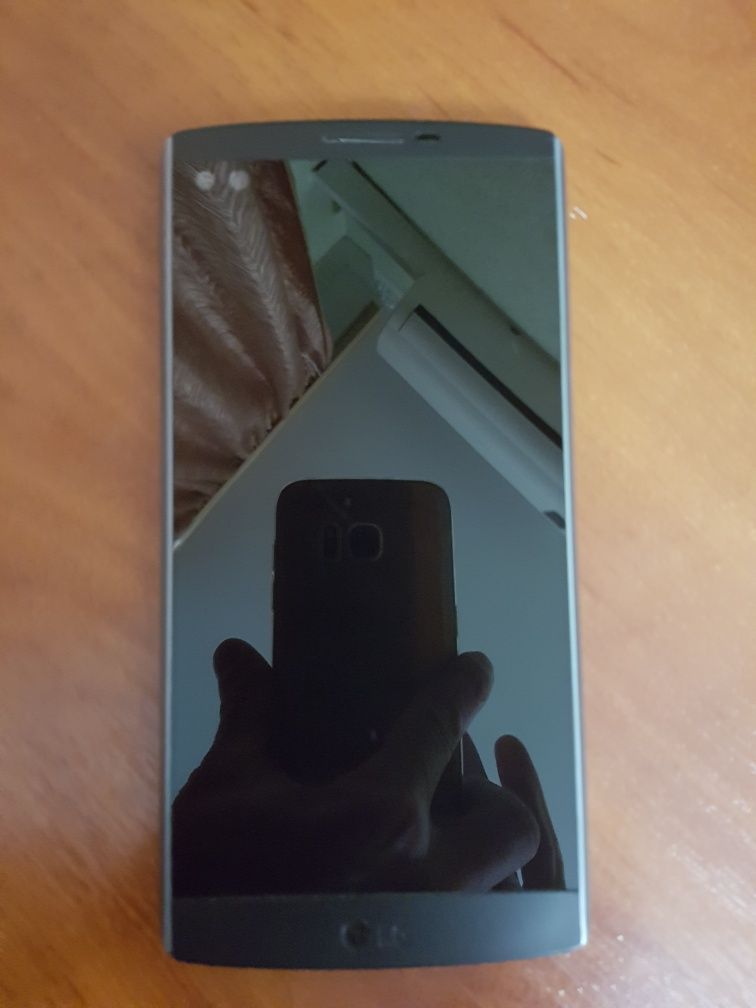 Продам  LG V10 под ремонт