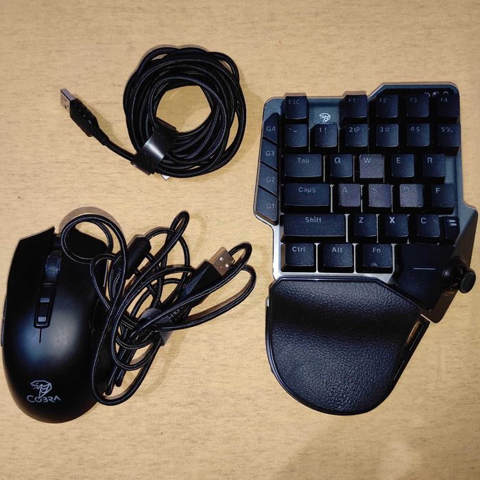 Zestaw gamingowy klawiatura przewodowa+przewodowa mysz optyczna do ps4