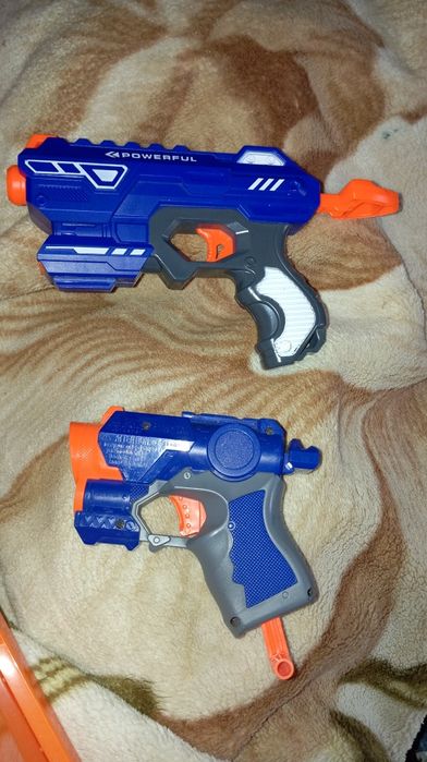 Пістолети на патрони 2шт