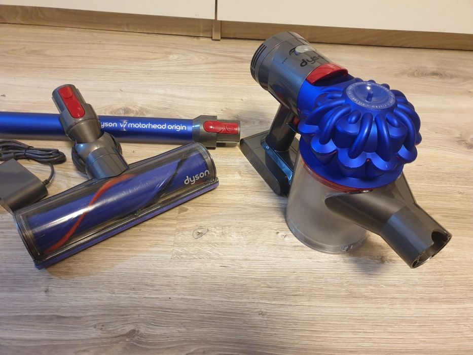 Odkurzacz Dyson v7 bezprzewodowy pionowy ładny