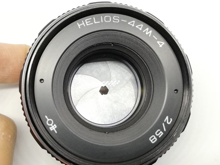 M42 Helios-44M-4 58mm 2.0 (Swirly bokeh)