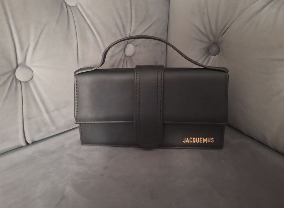 Czarna torebka Jacquemus