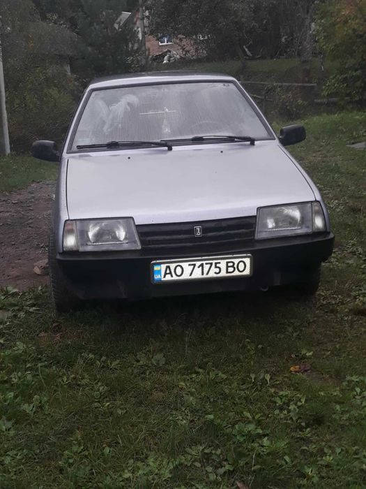 Автомобіль ваз 21099