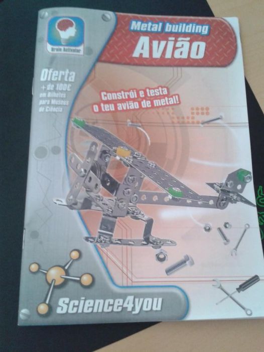 Avião de metal Science4you