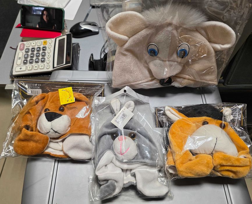 Шапочки плюшеві карнавальні для дітей