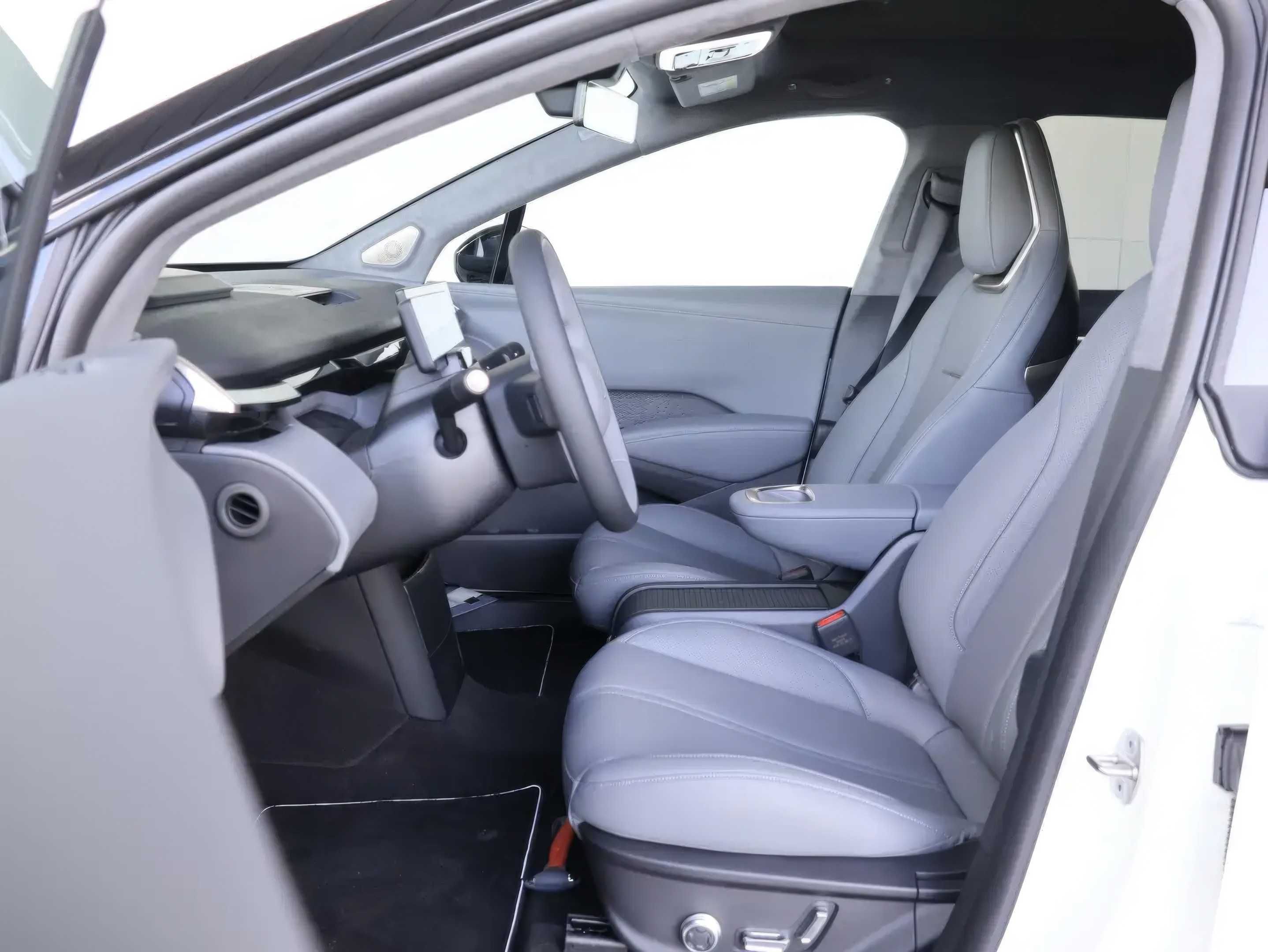 2025 Zeekr X AWD Privilege 69 kWh