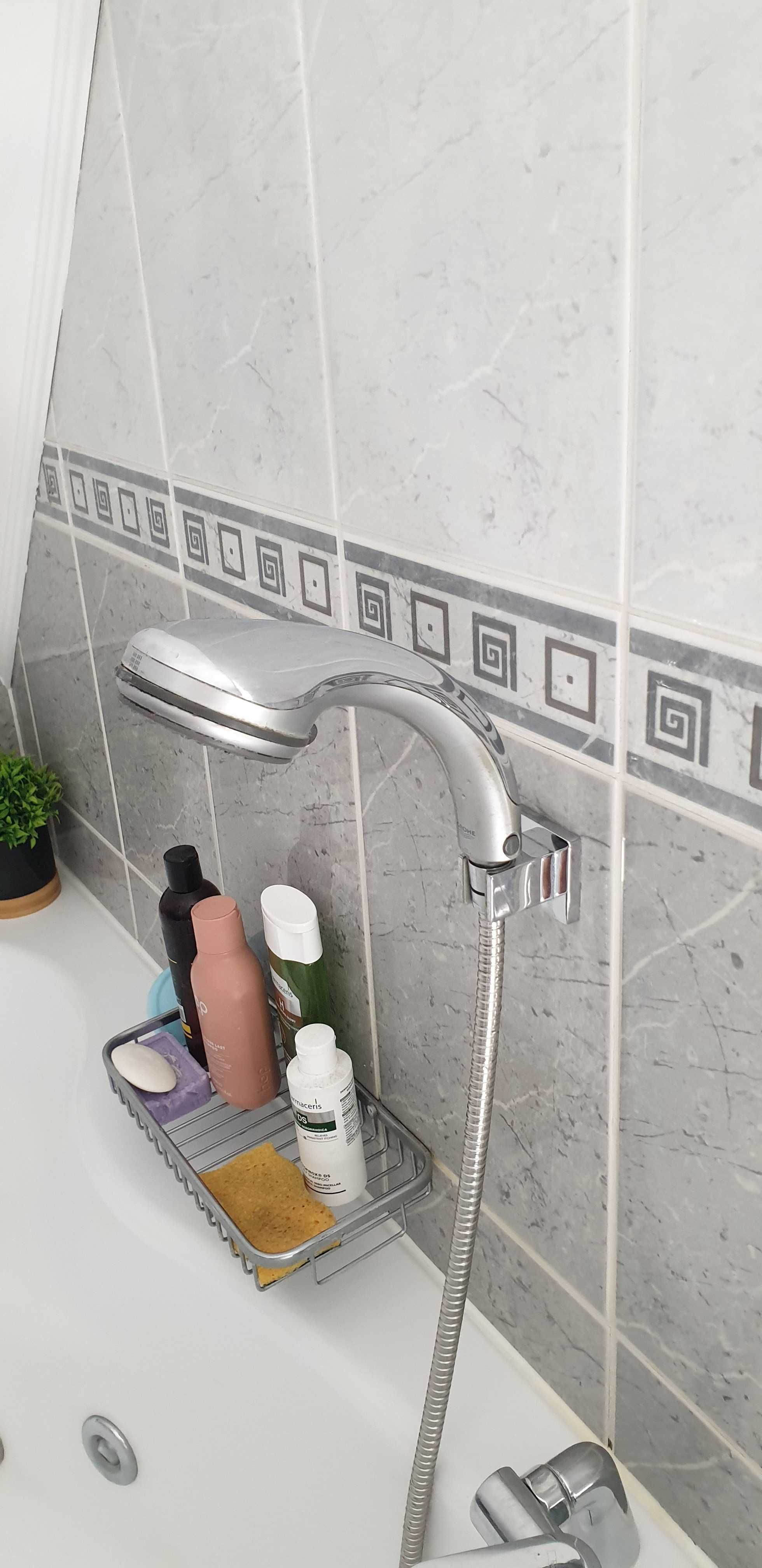 wanna narożna z  obudową, hydromasażem i jacuzzi + bateria Grohe