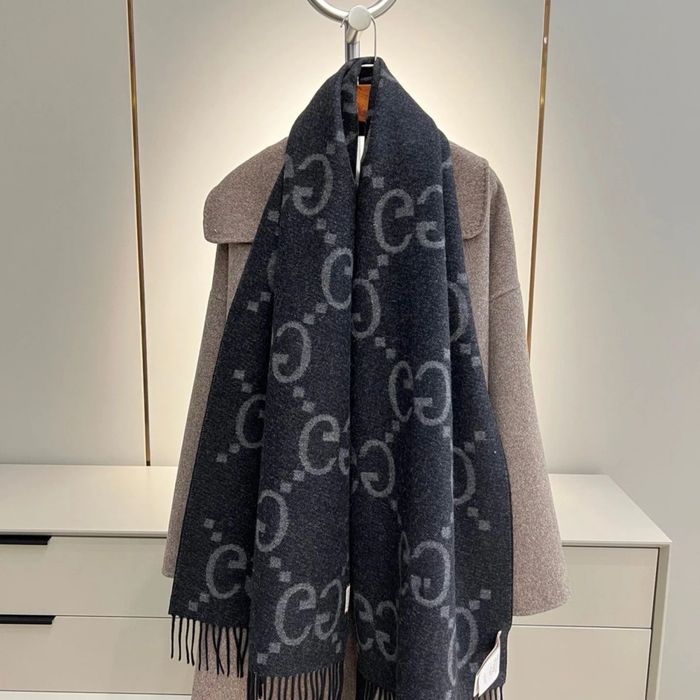 Кашеміровий шарф  Gucci , палантин Gucci . на подарунок ,теплий шарф