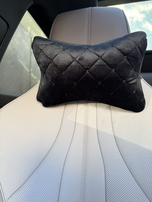 Подунка-підголовнтк для авто