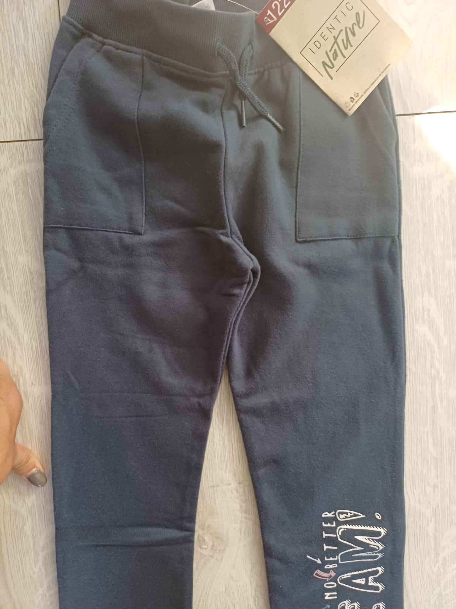 Nowe spodnie dziewczęce r.122