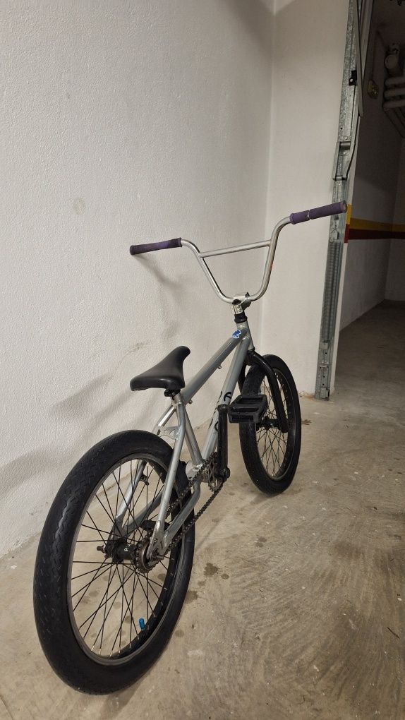 Vendo bmx negociável