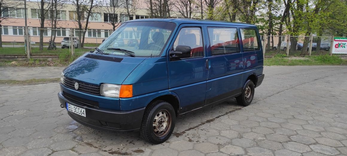 Volkswagen T4 2.4D 95r 8 Osobowy