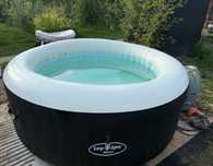 Basen Jacuzzi Lay z spa Miami Masaże Podrzegwanie