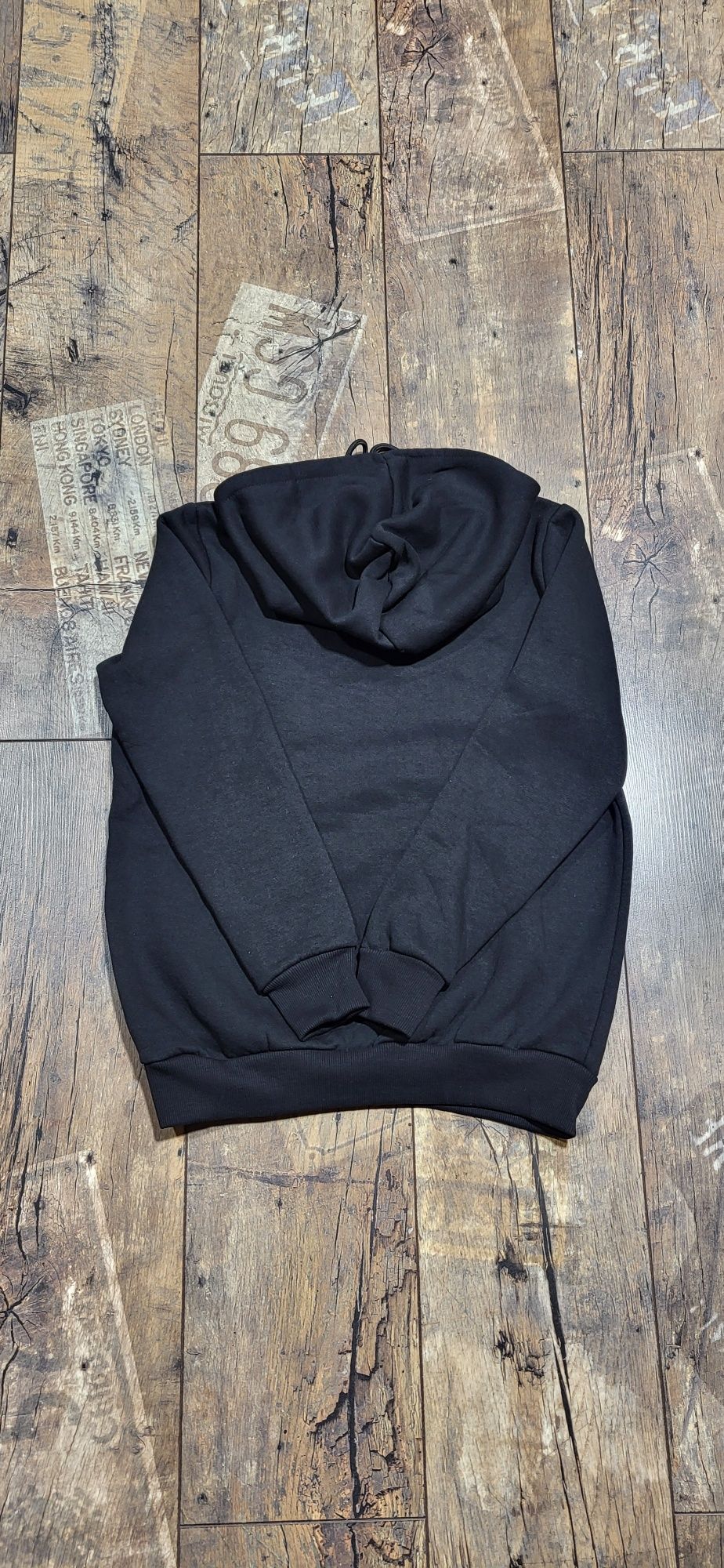 Czarna bluza męska unisex mlodzieżowa ocieplana kaptur S