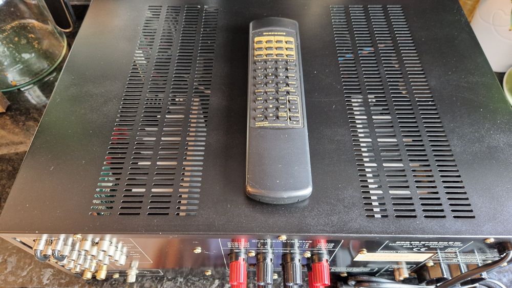 Amplificador Hi-Fi Marantz PM7000 – Som Premium, Construção Clássica!