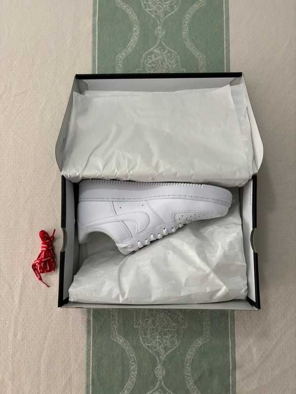 Nike AirForce 1 Low Supreme White R.36