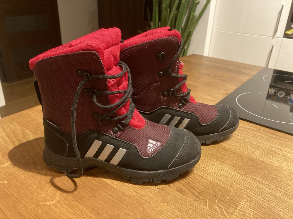 Buty zimowe Adidas dziewczęce.