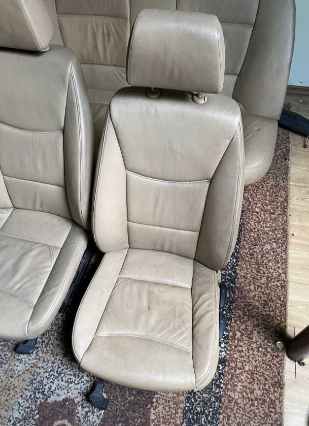 Komplet kanapa fotele BMW E90 jasna skóra