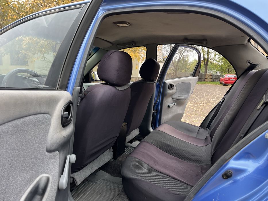 Продам автомобіль повністю обслужений, вкладень не потребує.