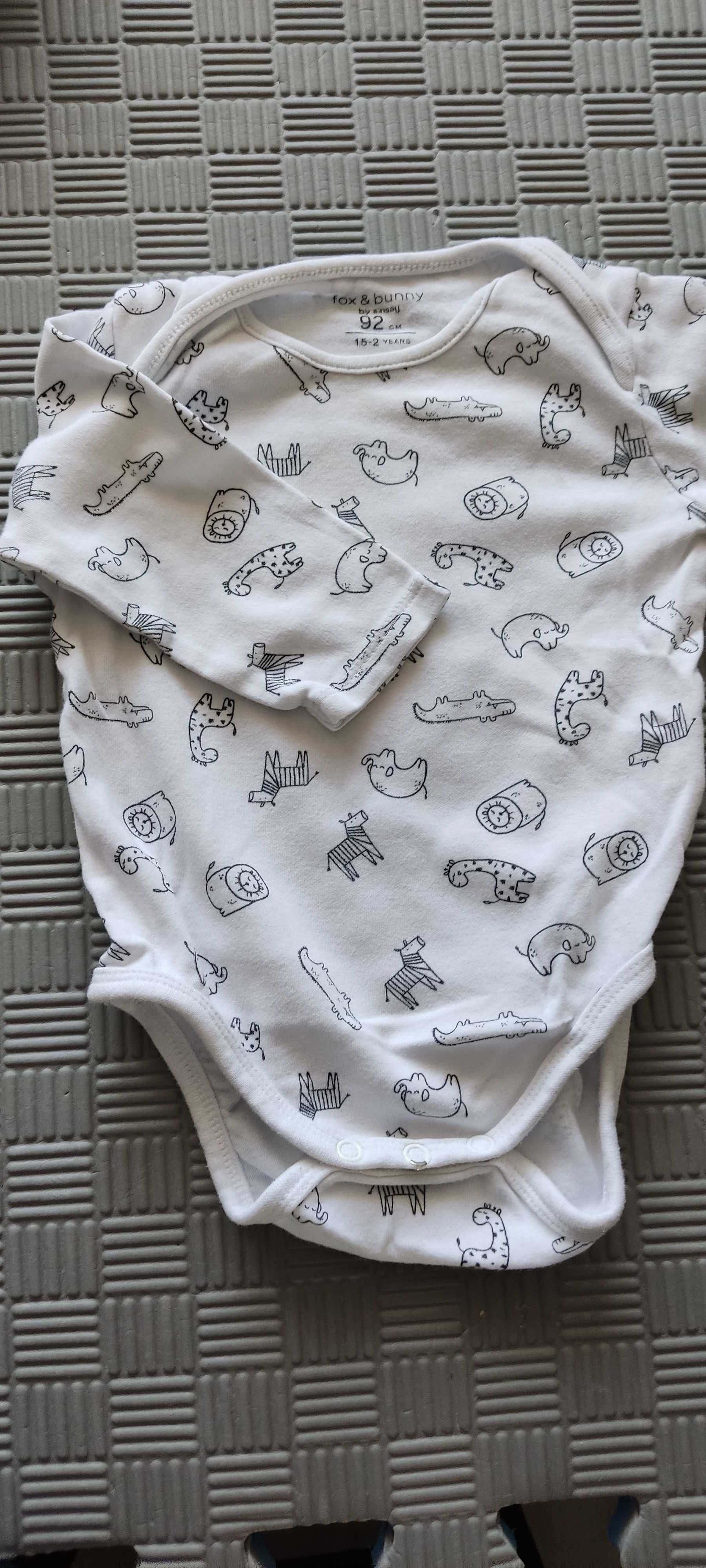 Komplet chłopięcy pajac i body Sinsay r. 92