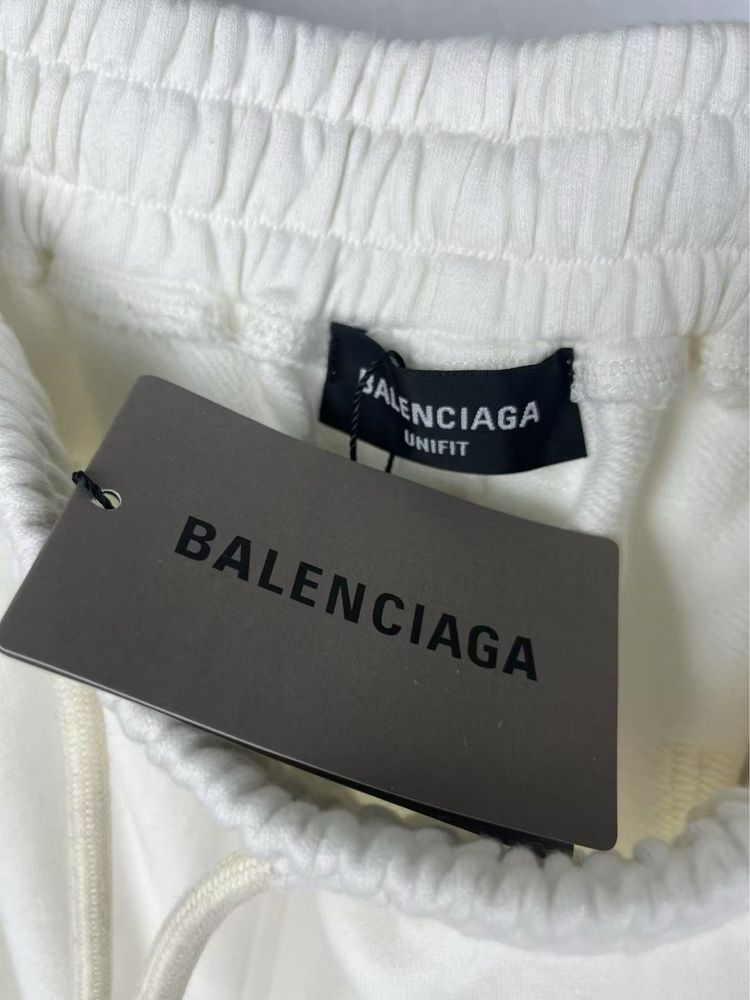 Шорти Balenciaga