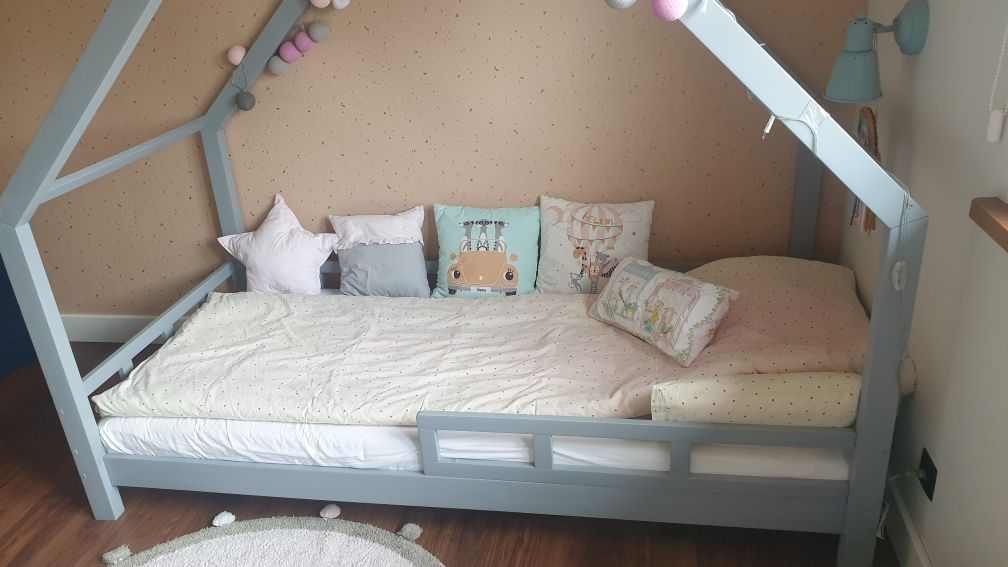 Łóżko domek dla dziecka,drewno 200/100 z materacem