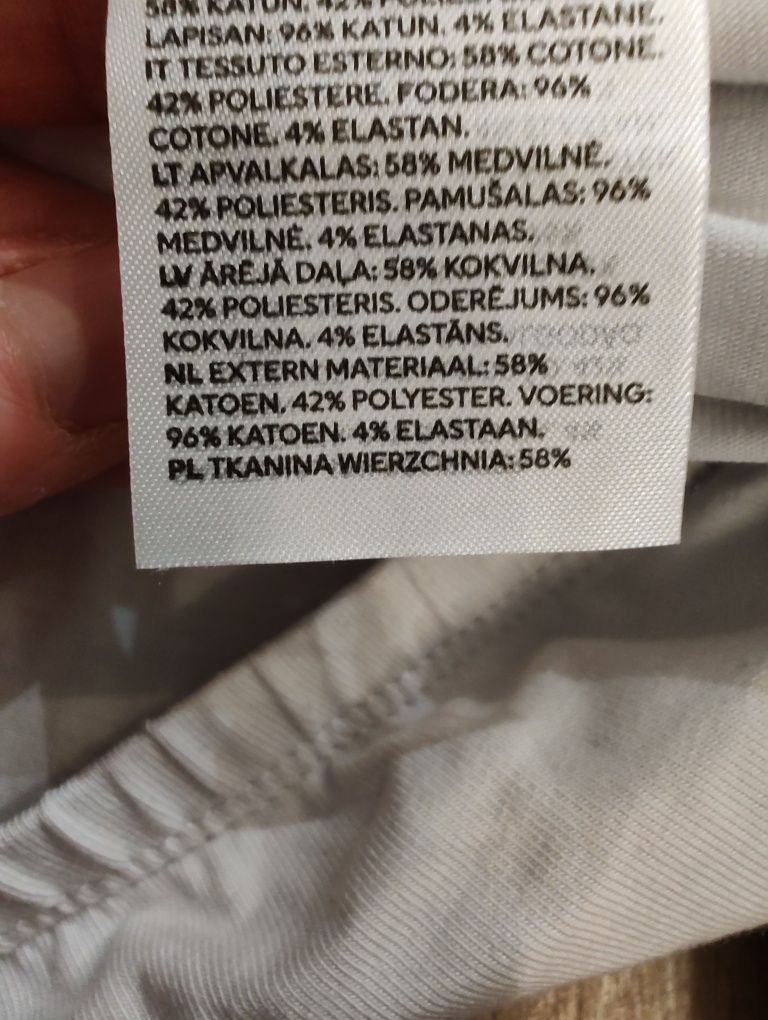 Ciążowe szorty dresowe w ciemnoniebieskie paski
