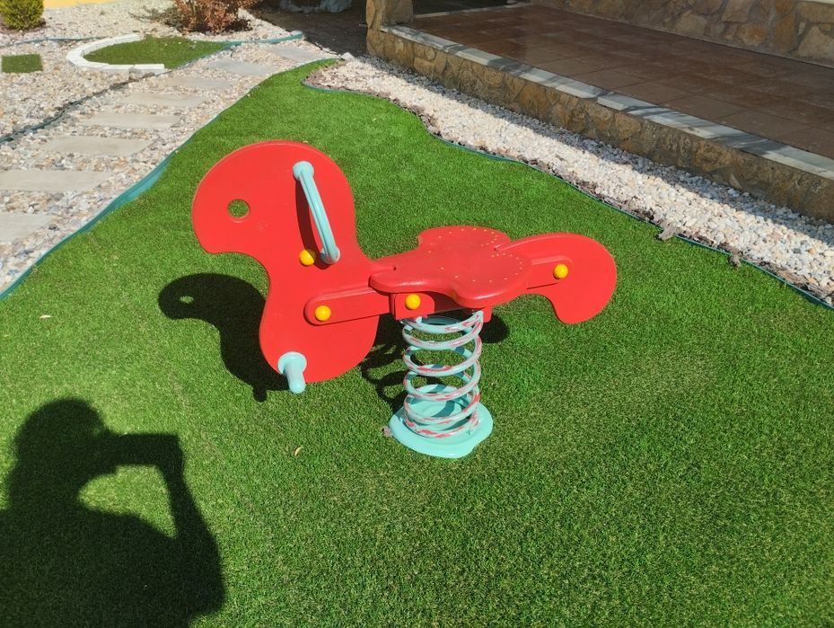 Baloiço infantil com mola