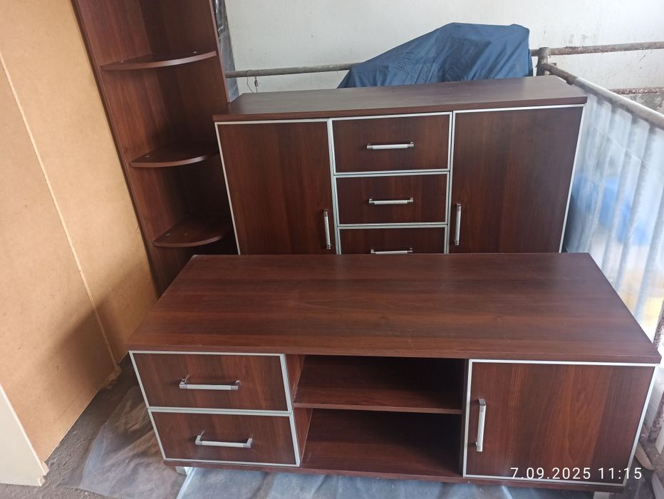 Zestaw mebli,komoda, biurko, słupek