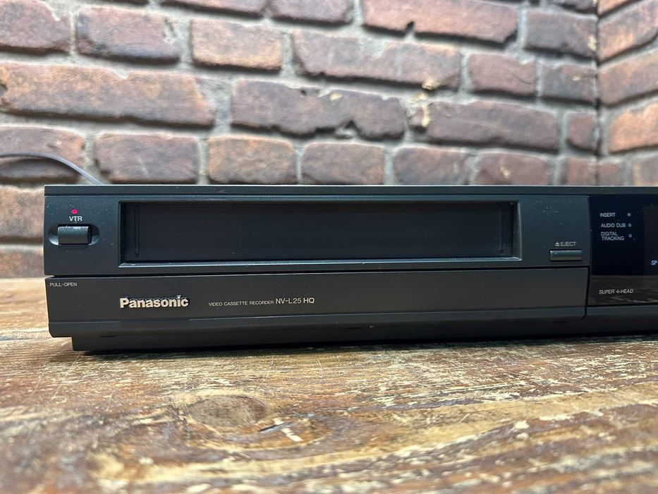 Magnetowid Panasonic NV-L25 HQ VHS
