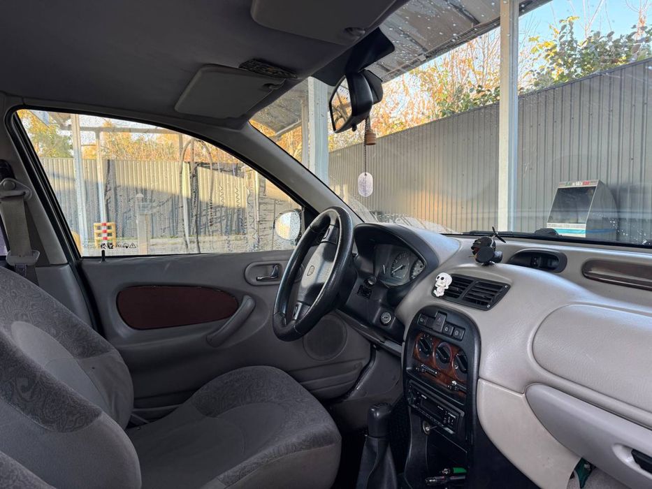 Продам Rover 200(214l)