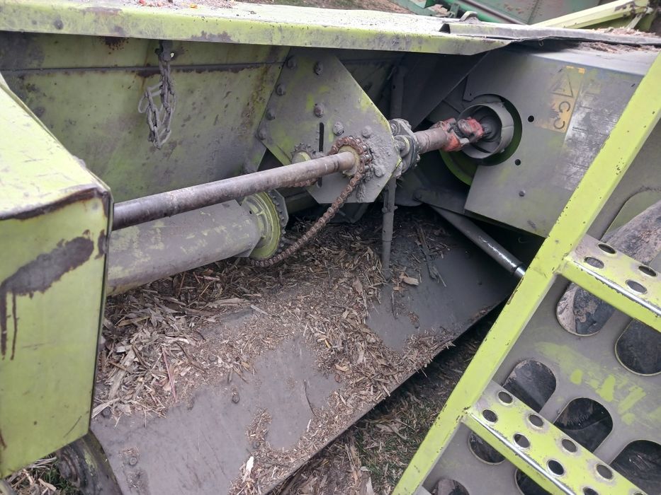 Продам жатку кукурудзяну