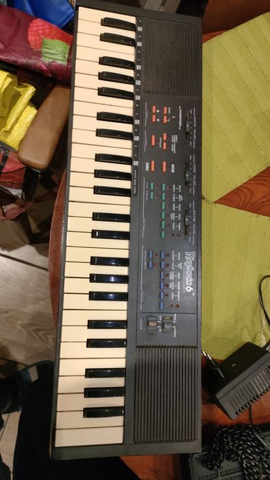 Rhythmic 6 przenośna klawiatura elektroniczna vintage 1986