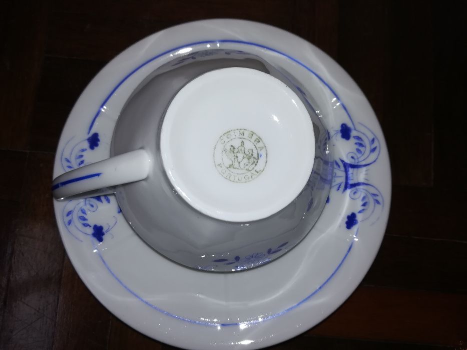 3 Chávena Antigas de Porcelana - Vista Alegre e Coimbra (vintage)